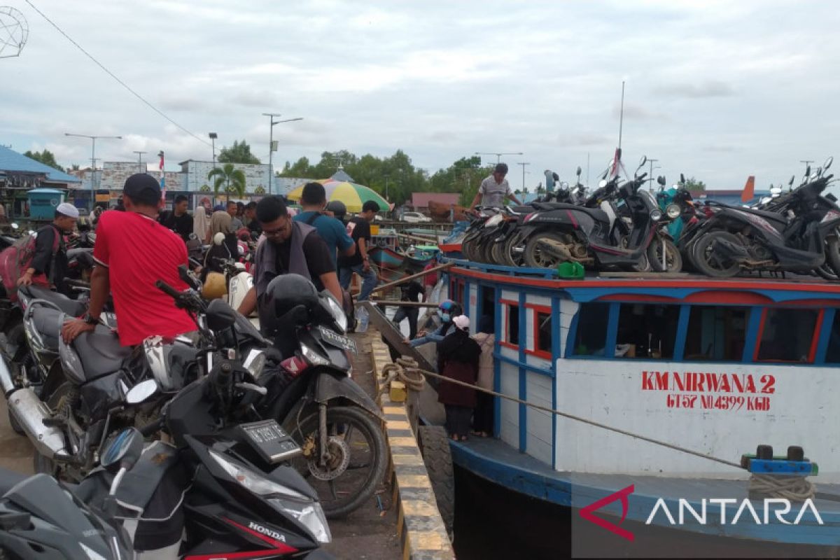 Arus balik Lebaran Teluk Batang-Pontianak padat