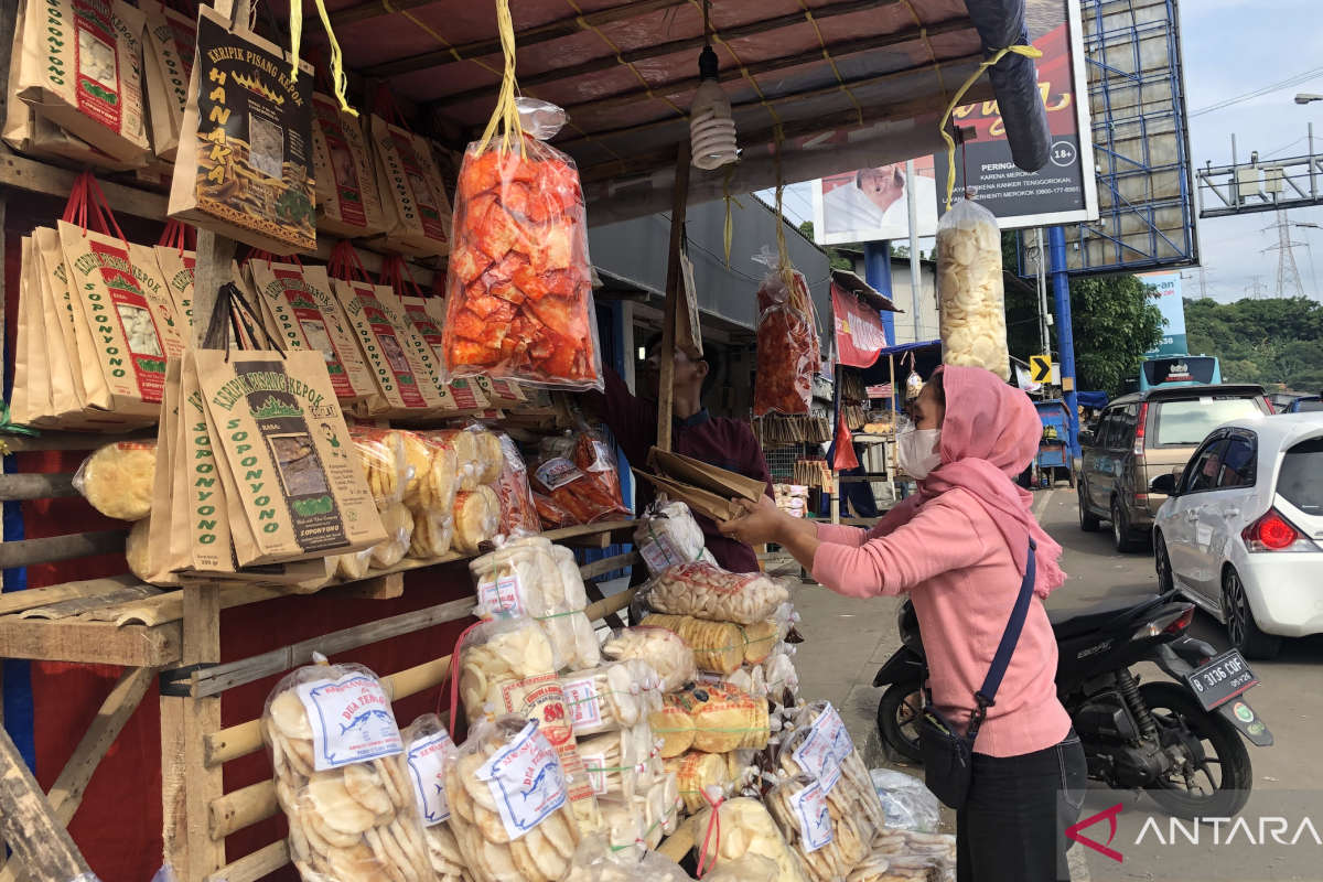 Buah tangan Sumatera di  Pelabuhan Merak