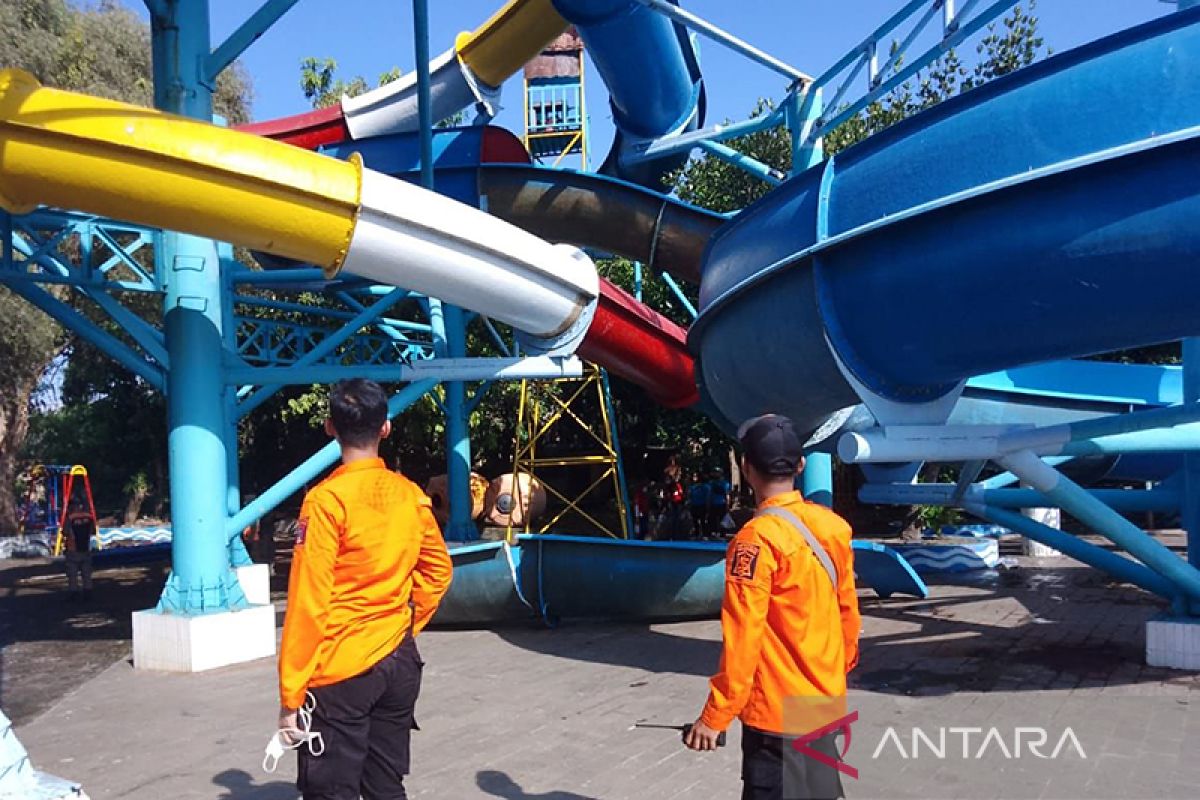 Pengelola jelaskan ambrolnya seluncuran "waterpark" di Kenpark