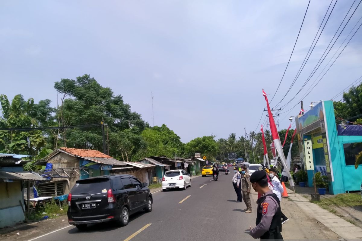 Polisi berlakukan 'one way' dari arah Jakarta menuju Pantai Anyer