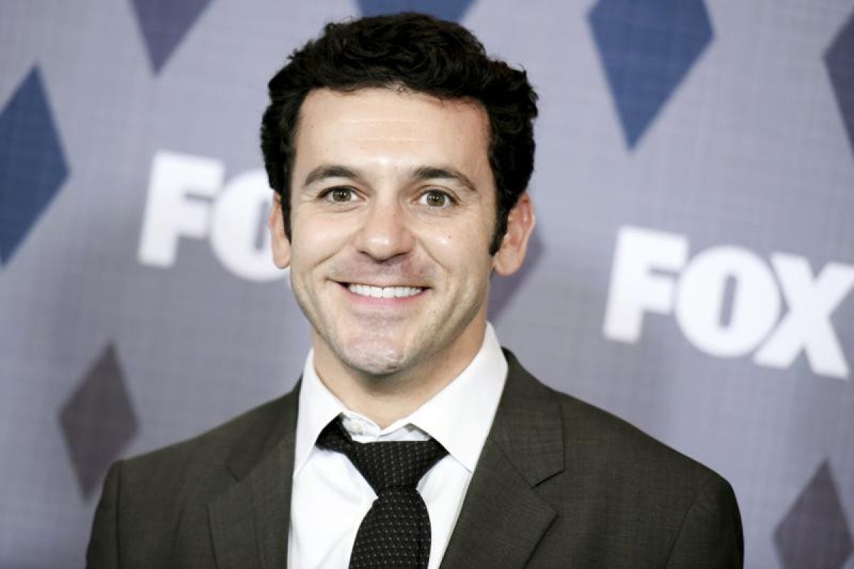 Fred Savage dicopot dari produksi reboot "The Wonder Years"