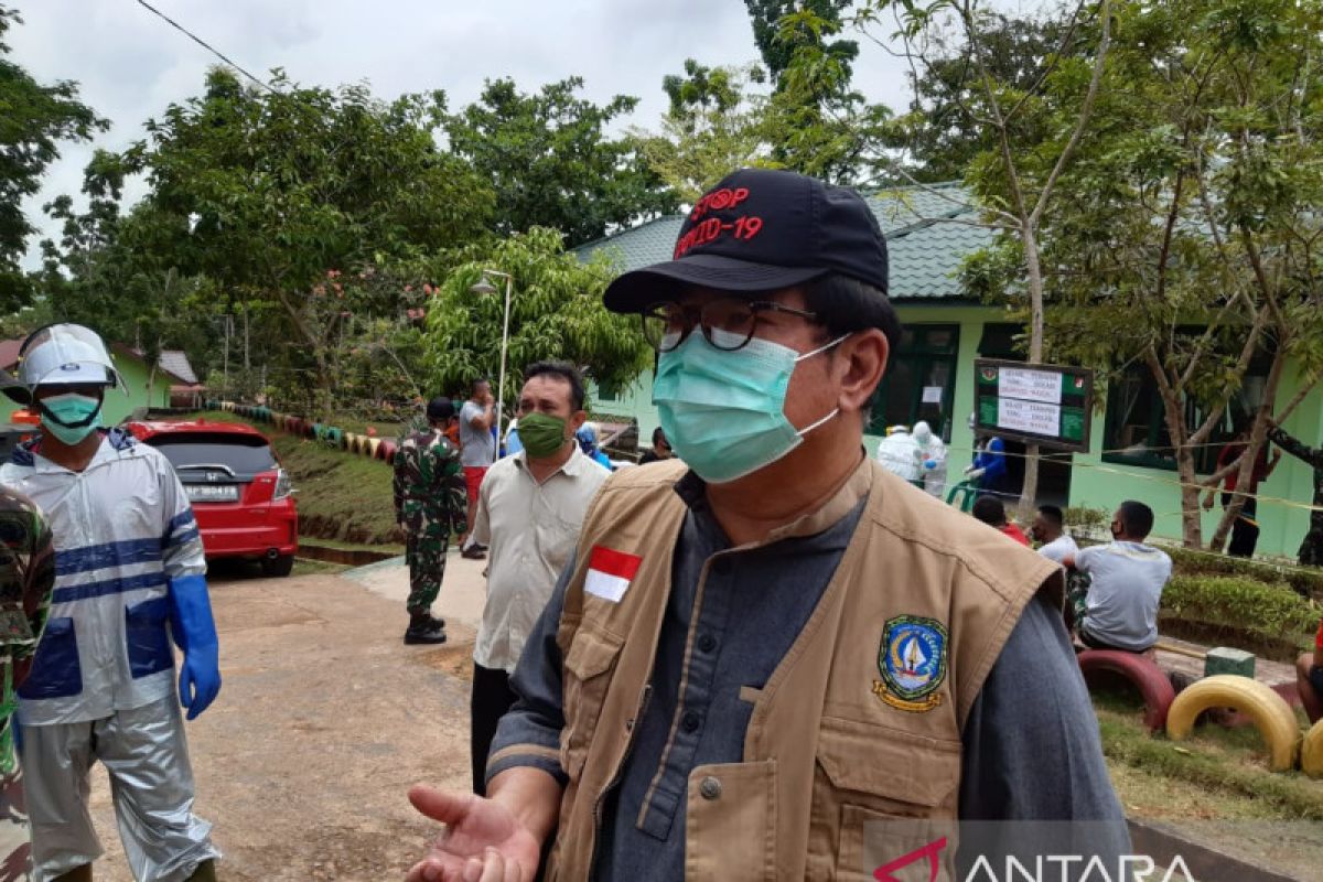 Dua dari tiga kasus baru COVID-19 di Batam meninggal