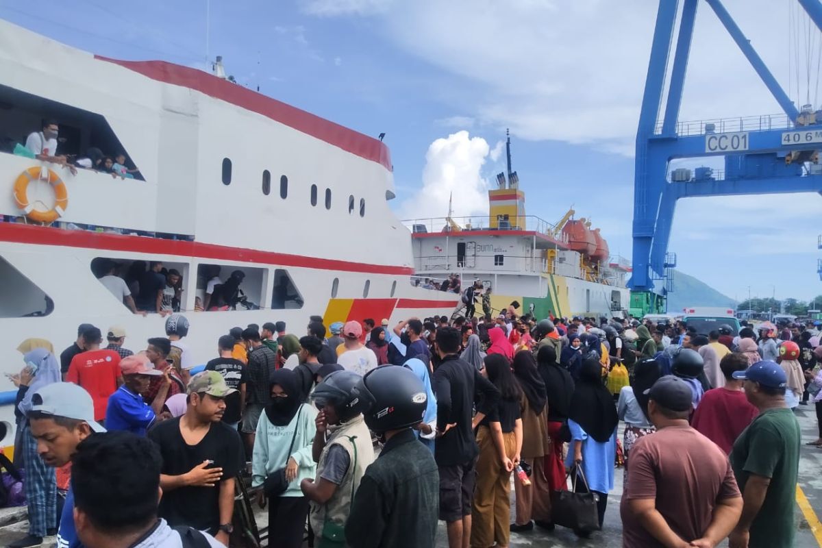 Keberangkatan kapal angkut penumpang Sanana-Ternate ditunda, begini penyebabnya