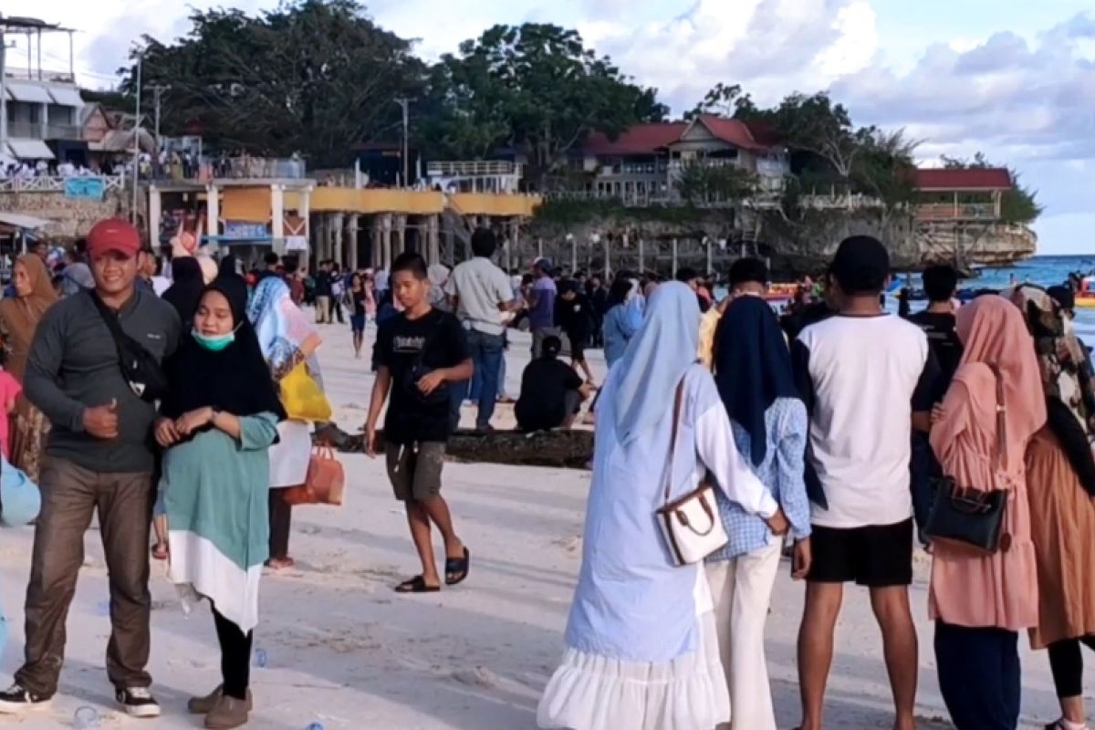 Pendapatan sektor pariwisata Bulukumba meningkat di masa libur Lebaran