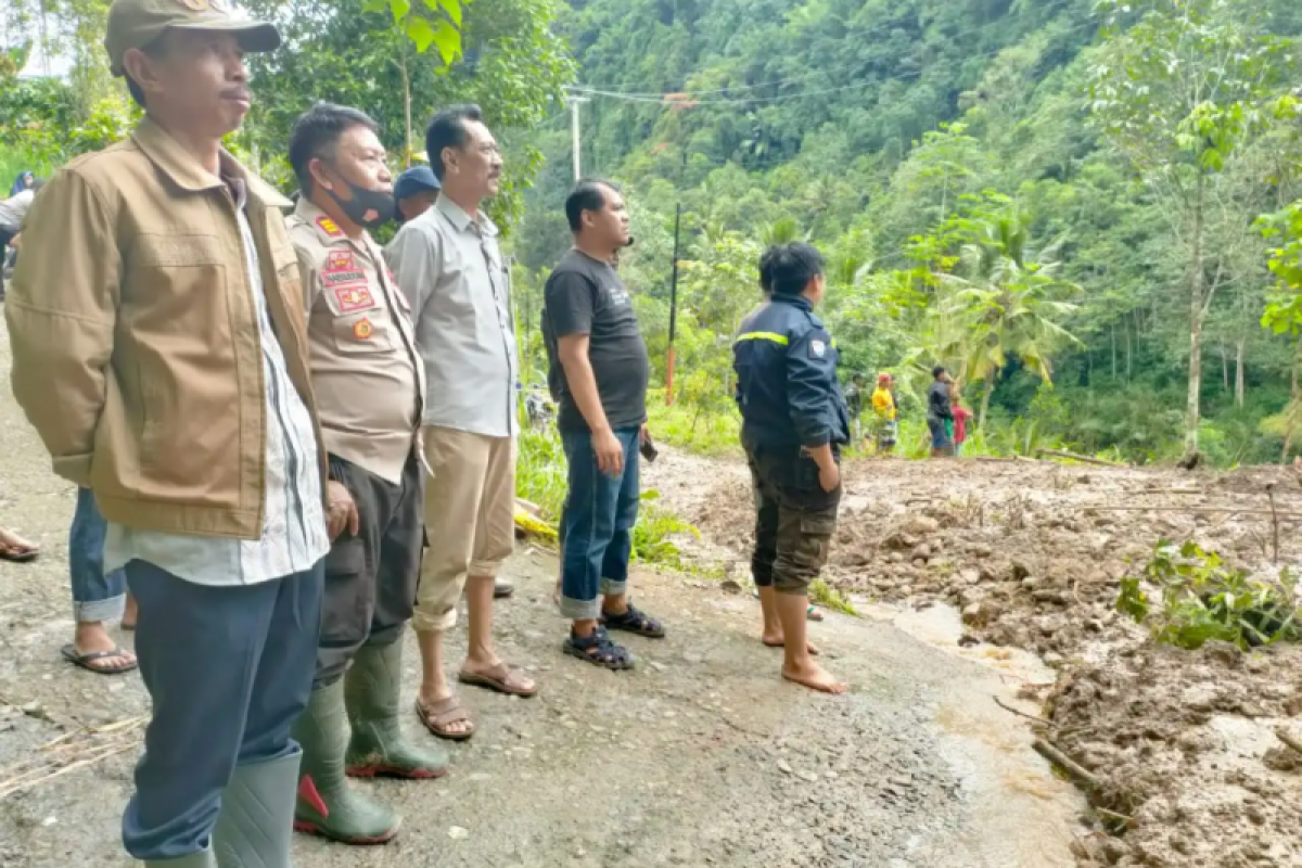 Masyarakat diarahkan pilih jalur alternatif setelah terjadi longsor Sinjai-Malino