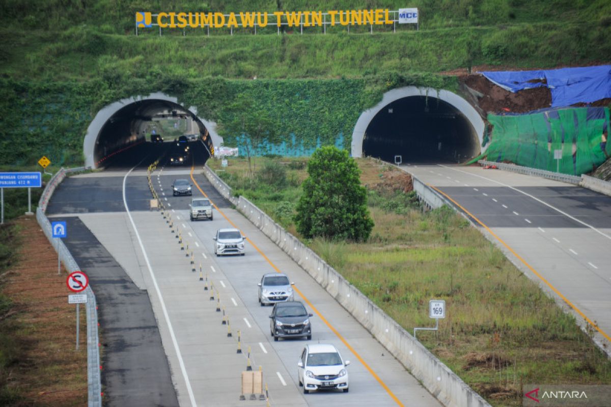 Kementerian PUPR targetkan Tol Cisumdawu beroperasi akhir tahun ini