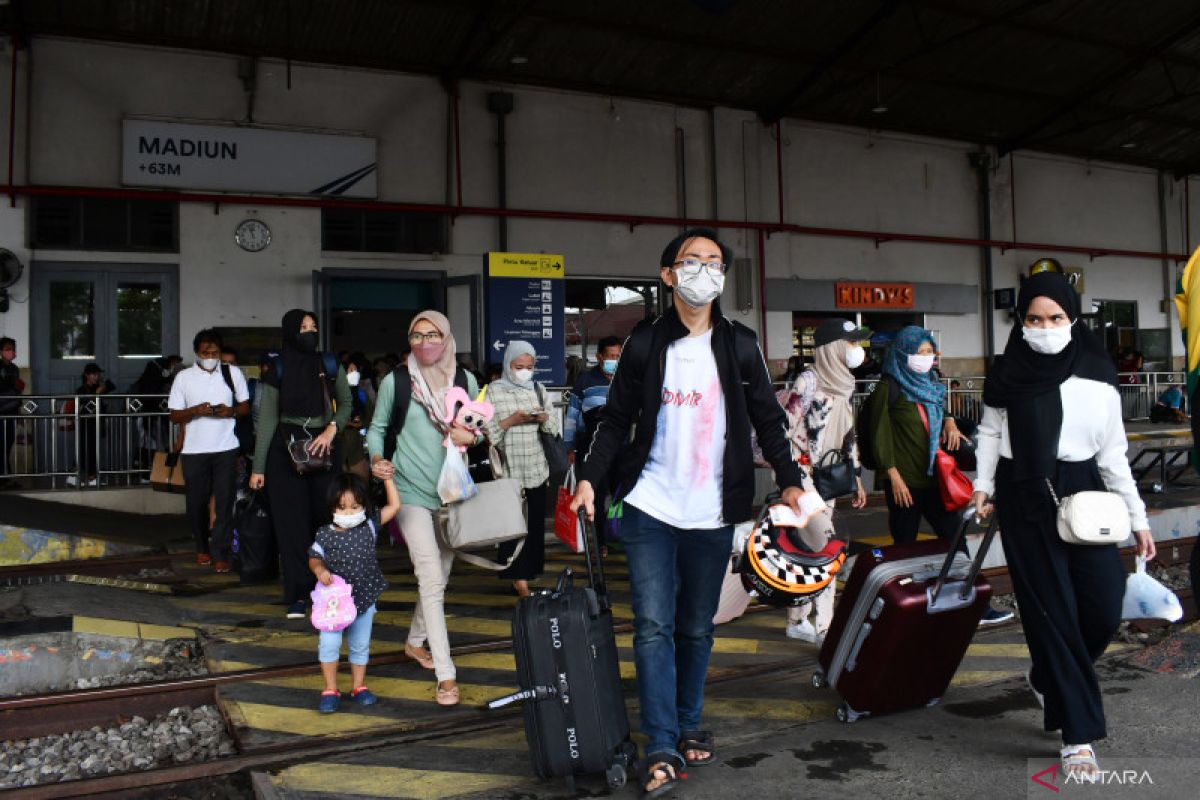 KAI Madiun layani 191.318 orang selama masa angkutan Lebaran 2022