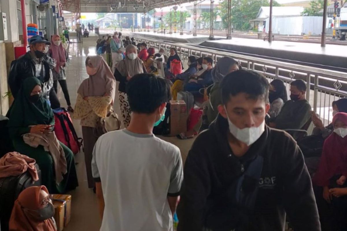 KAI Madiun layani 191.318 penumpang selama masa angkutan Lebaran 2022