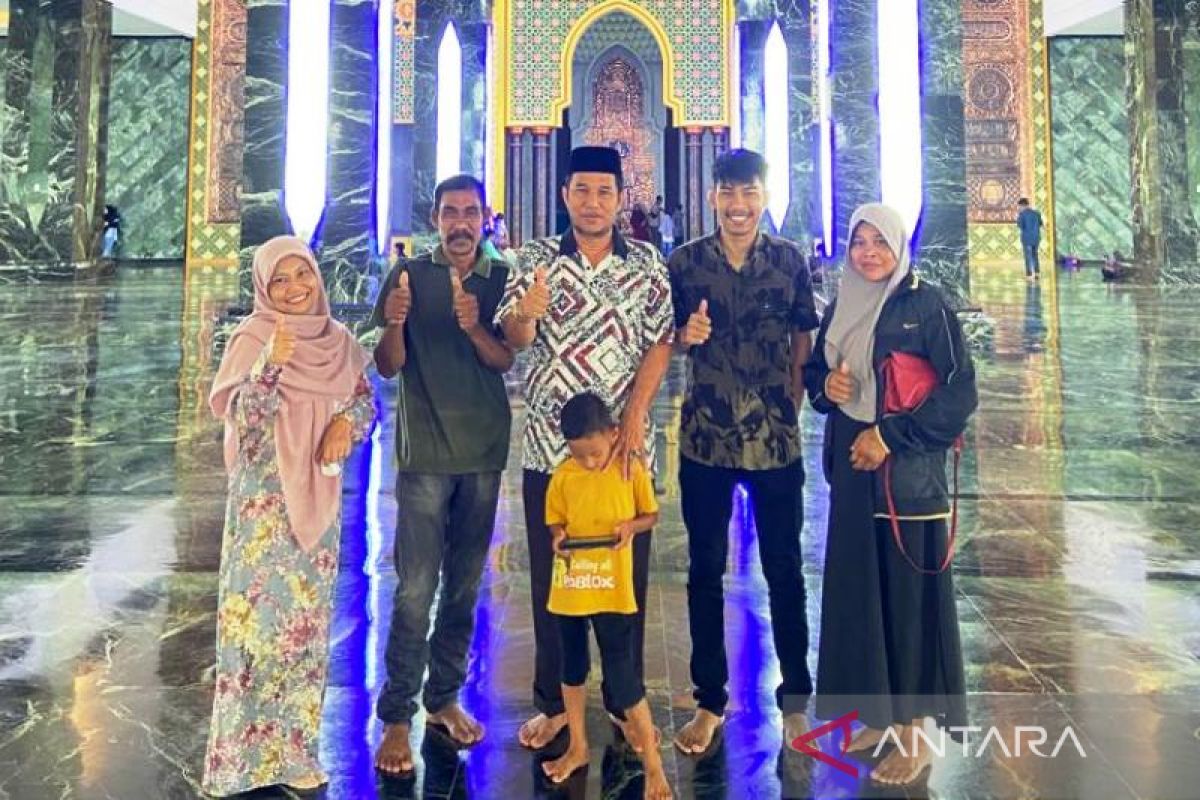 Libur panjang, Pengunjung Masjid Giok Nagan Raya capai 2.000-an orang per hari