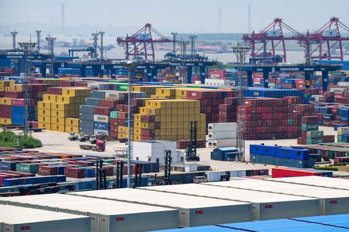 Perdagangan luar negeri China naik 7,9 persen pada empat bulan pertama 2022
