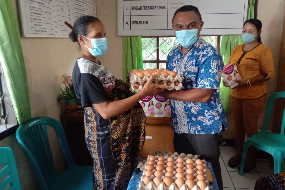 Desa di Sikka berikan makanan tambahan terpusat tekan angka kekerdilan