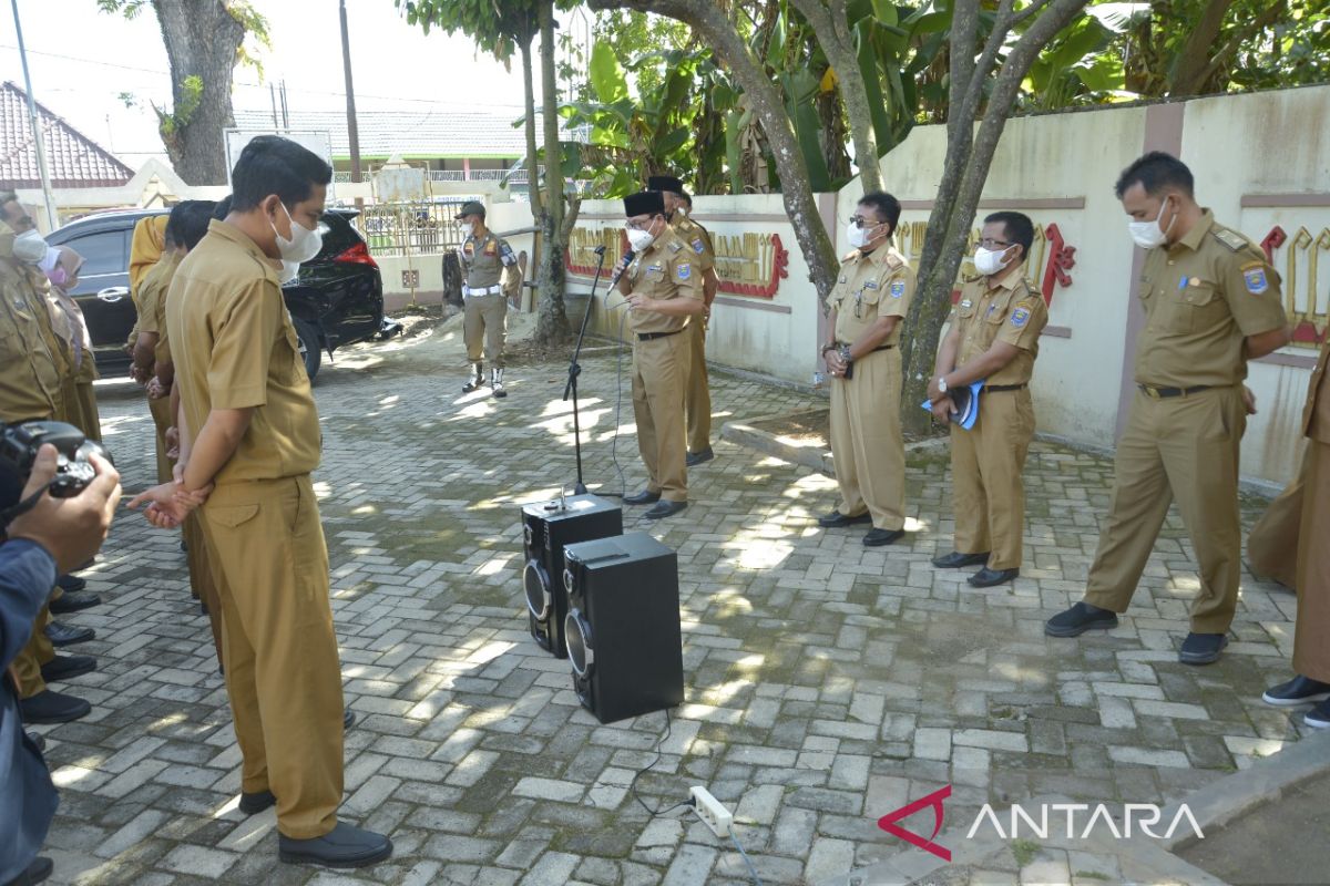 Sidak OPD, Wahdi ingatkan ASN Metro disiplin kehadiran dan berpakaian