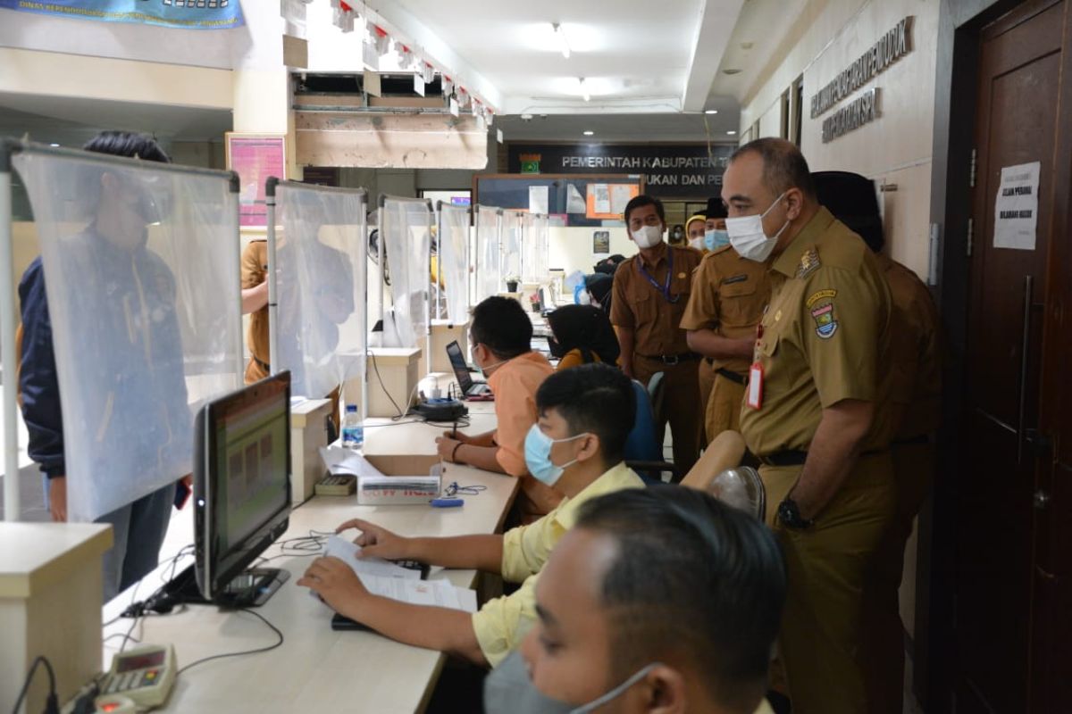 Bupati Tangerang Ahmed Zaki sidak kehadiran ASN usai libur Lebaran