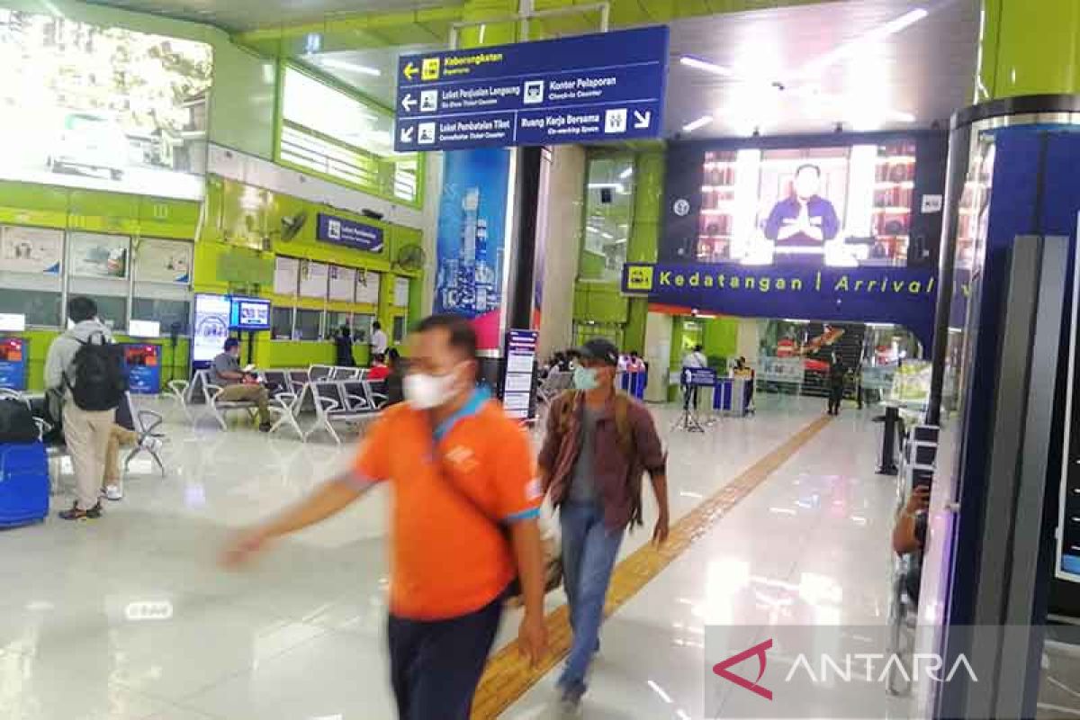 Jumlah kedatangan penumpang di Stasiun Gambir capai 14.800 orang