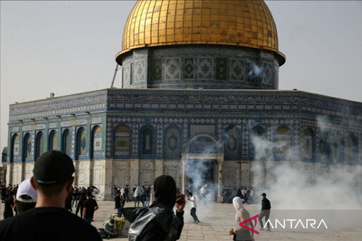 Israel larang warga Palestina masuki Masjid Al-Aqsa