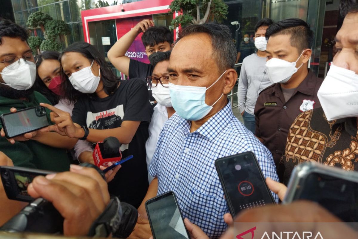 KPK jadwal ulang pemeriksa Andi Arief terkait kasus suap Bupati PPU