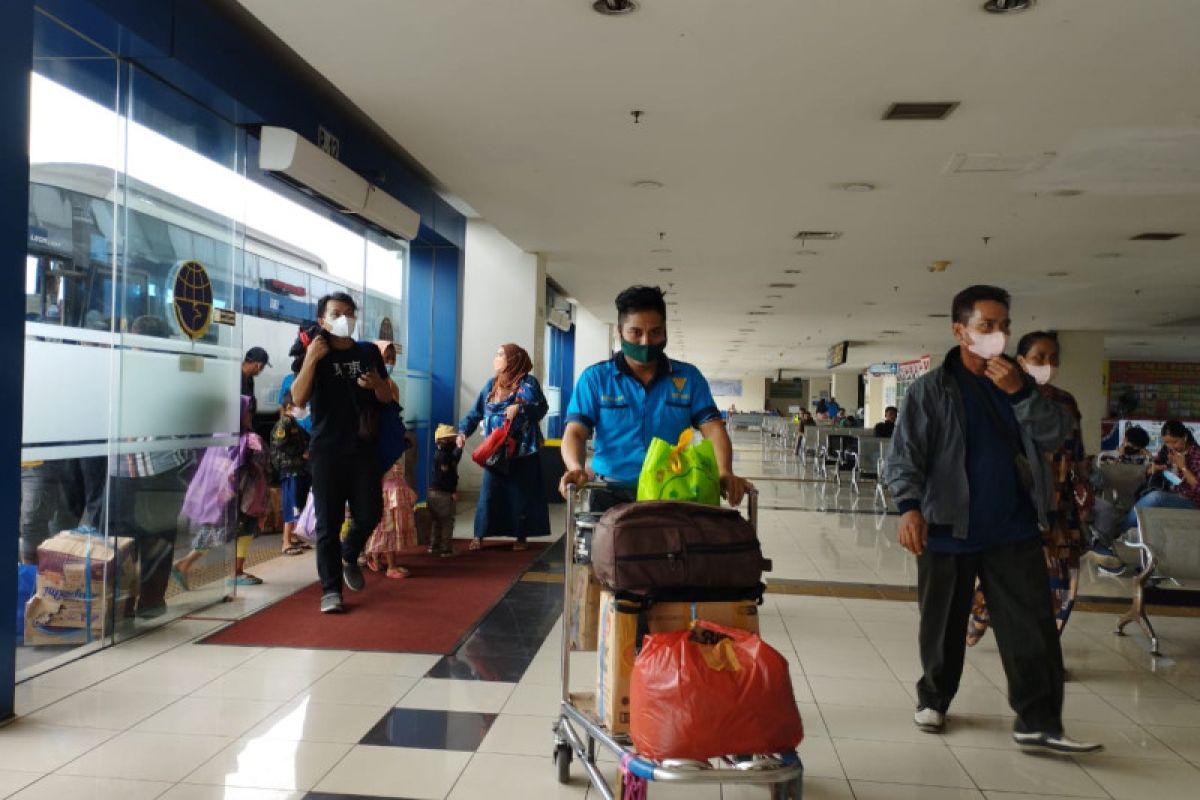 Arus balik H+6 Lebaran mulai landai di Terminal Pulo Gebang