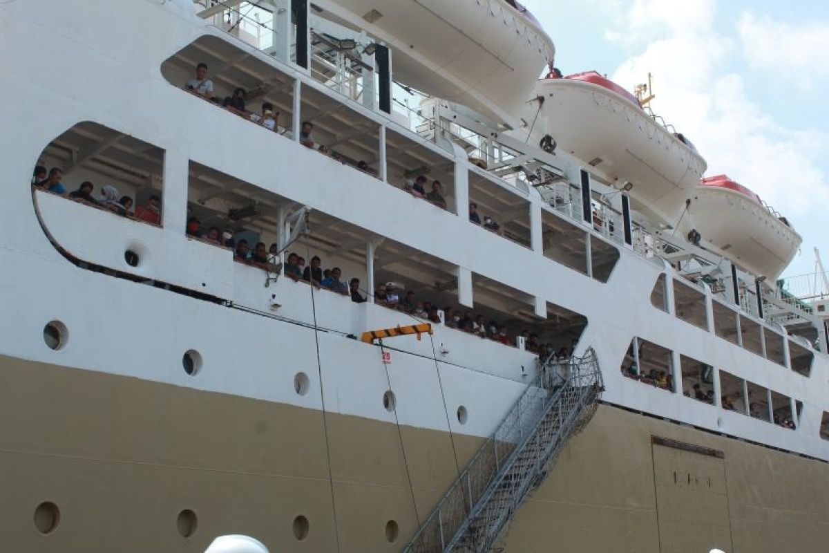 Sebanyak 9.830 pemudik bertolak ke Pulau Jawa melalui Pelabuhan Panjang