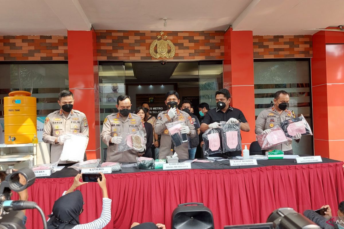 Perampok "pesta" minuman keras sebelum begal anggota TNI di Jaksel