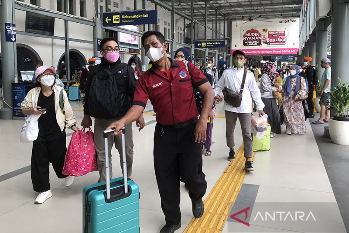 Maksimalkan mudik, warga pilih tambah izin libur dari kantor