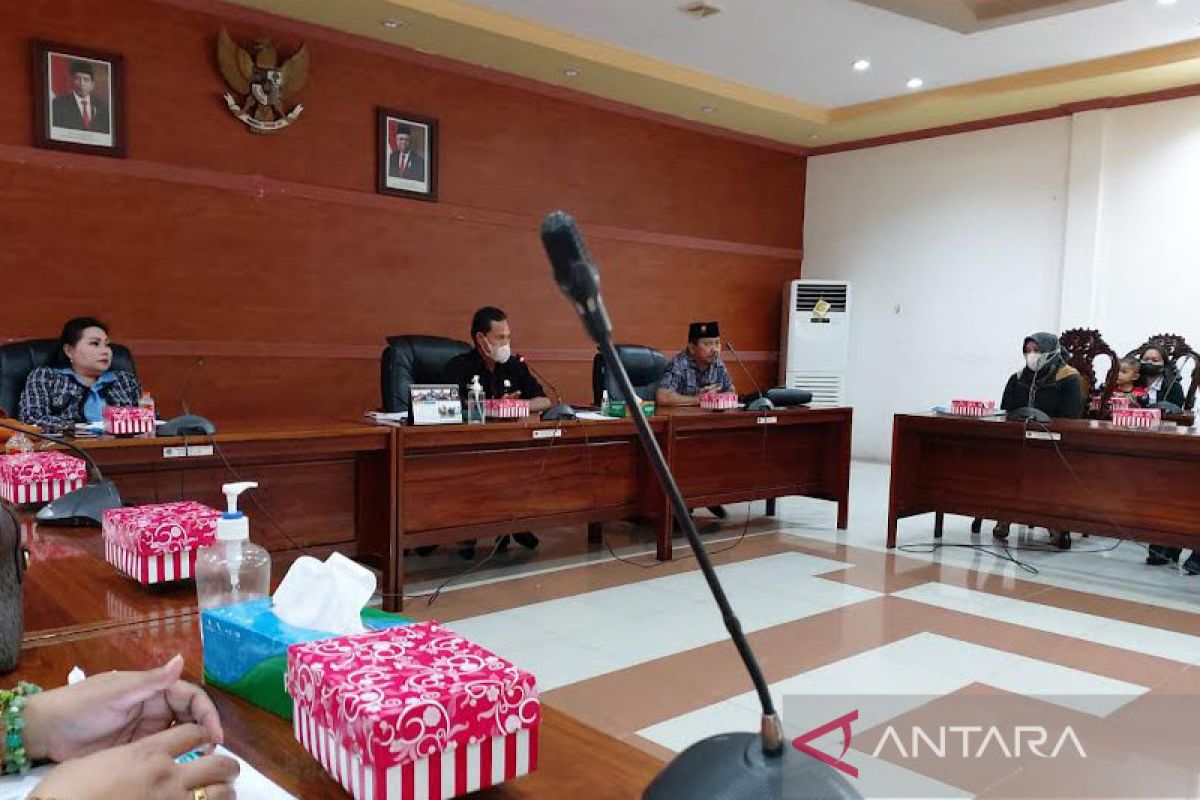 RDP DPRD Kapuas Hasilkan Empat Poin Terkait Nasib Guru Honorer - ANTARA ...