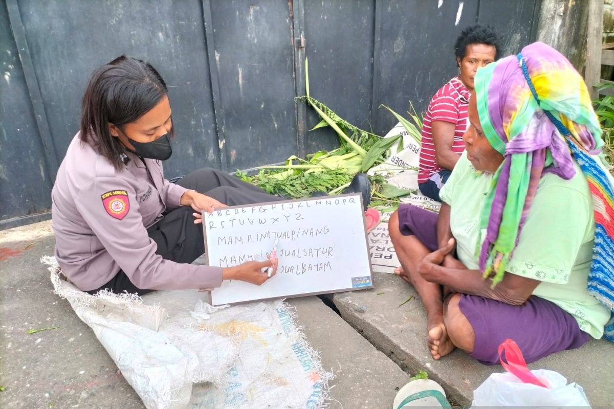 Kapolres Jayapura harap gerakan baca tulis atasi buta aksara