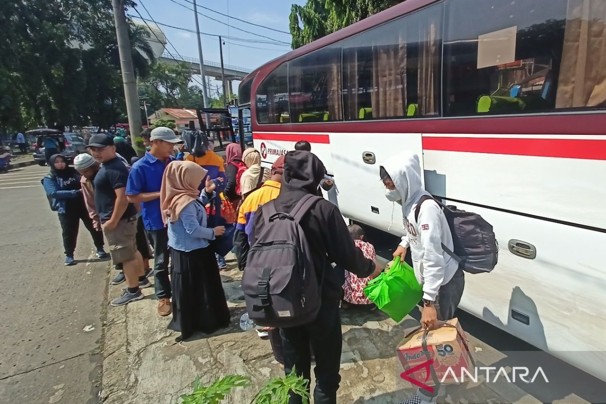 7.614 penumpang tiba di Terminal Kampung Rambutan pada H+6 Lebaran