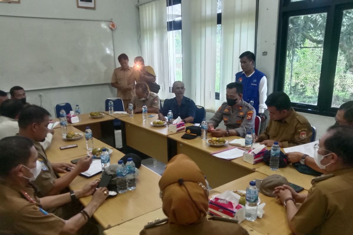 Bupati Mukomuko pertanyaan penyebab harga sawit turun