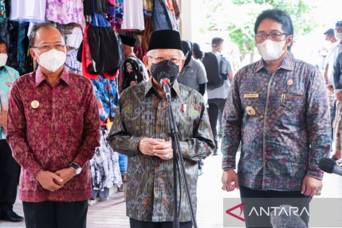 Wapres Ma'ruf Amin tinjau kawasan UMKM di Pantai Jerman Badung-Bali