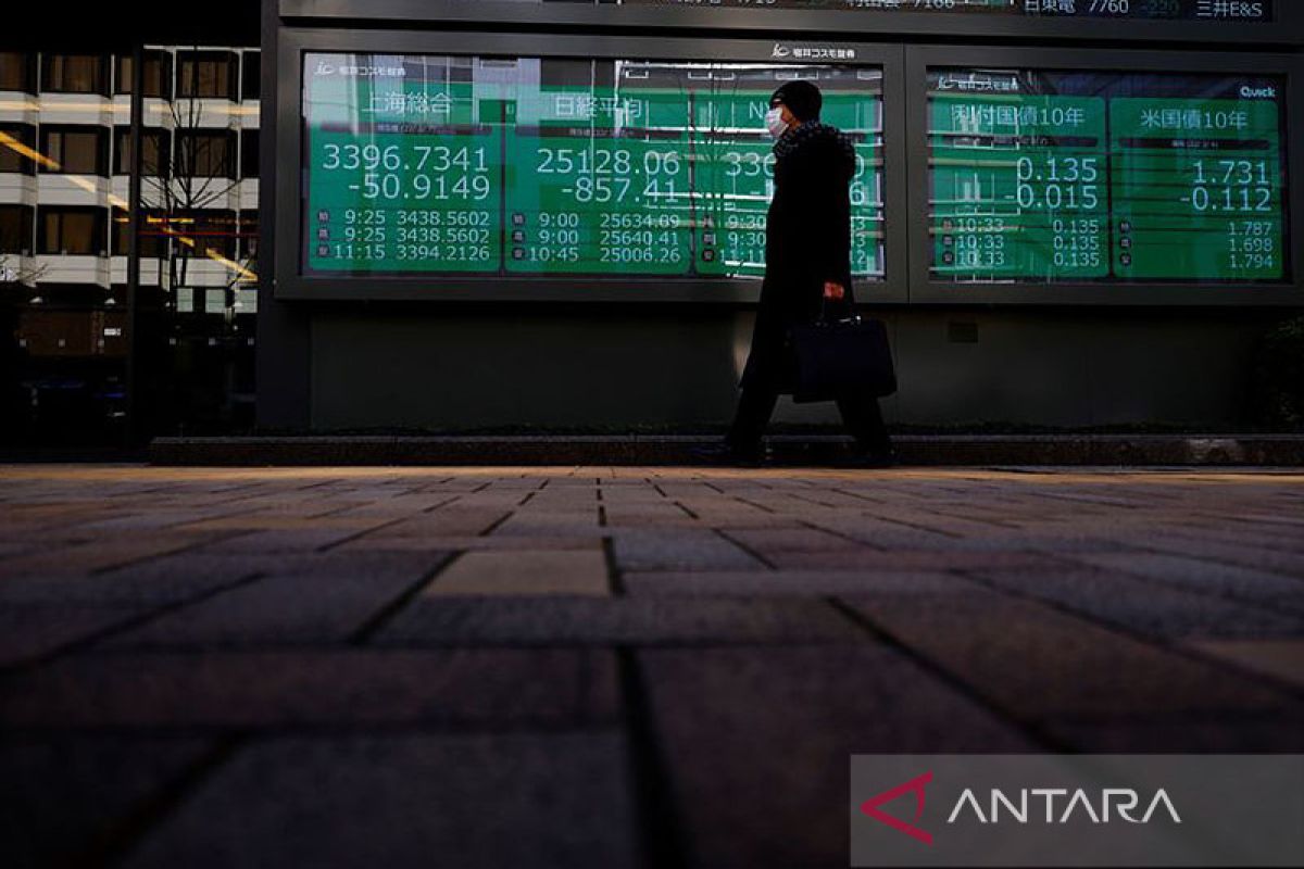 Saham Asia tergelincir ketika investor bidik kenaikan bank sentral