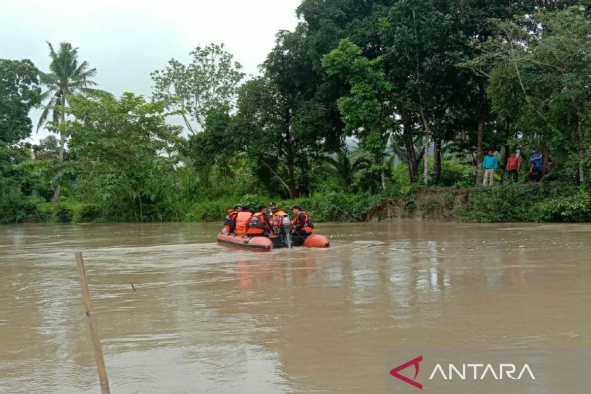 Basarnas Kendari lanjutkan pencarian lansia diterkam buaya di Kolaka Timur