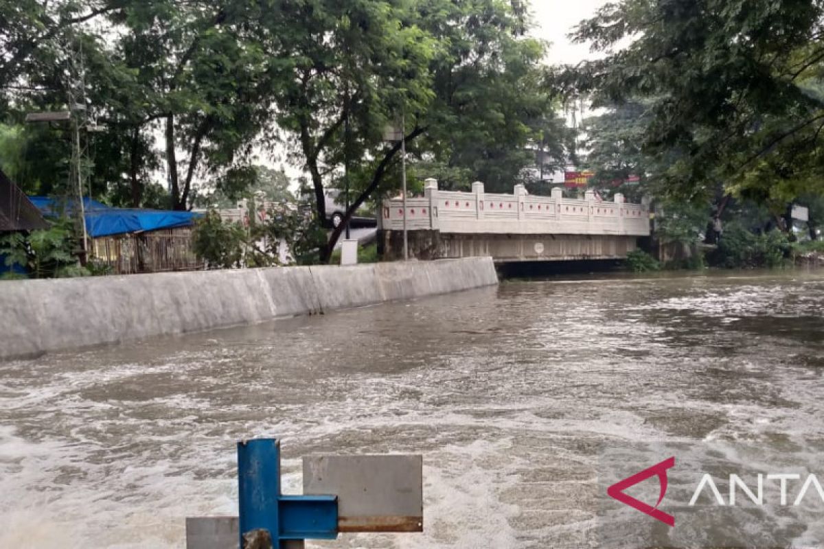 Delapan lokasi di Kota Tangerang terendam banjir hingga siang