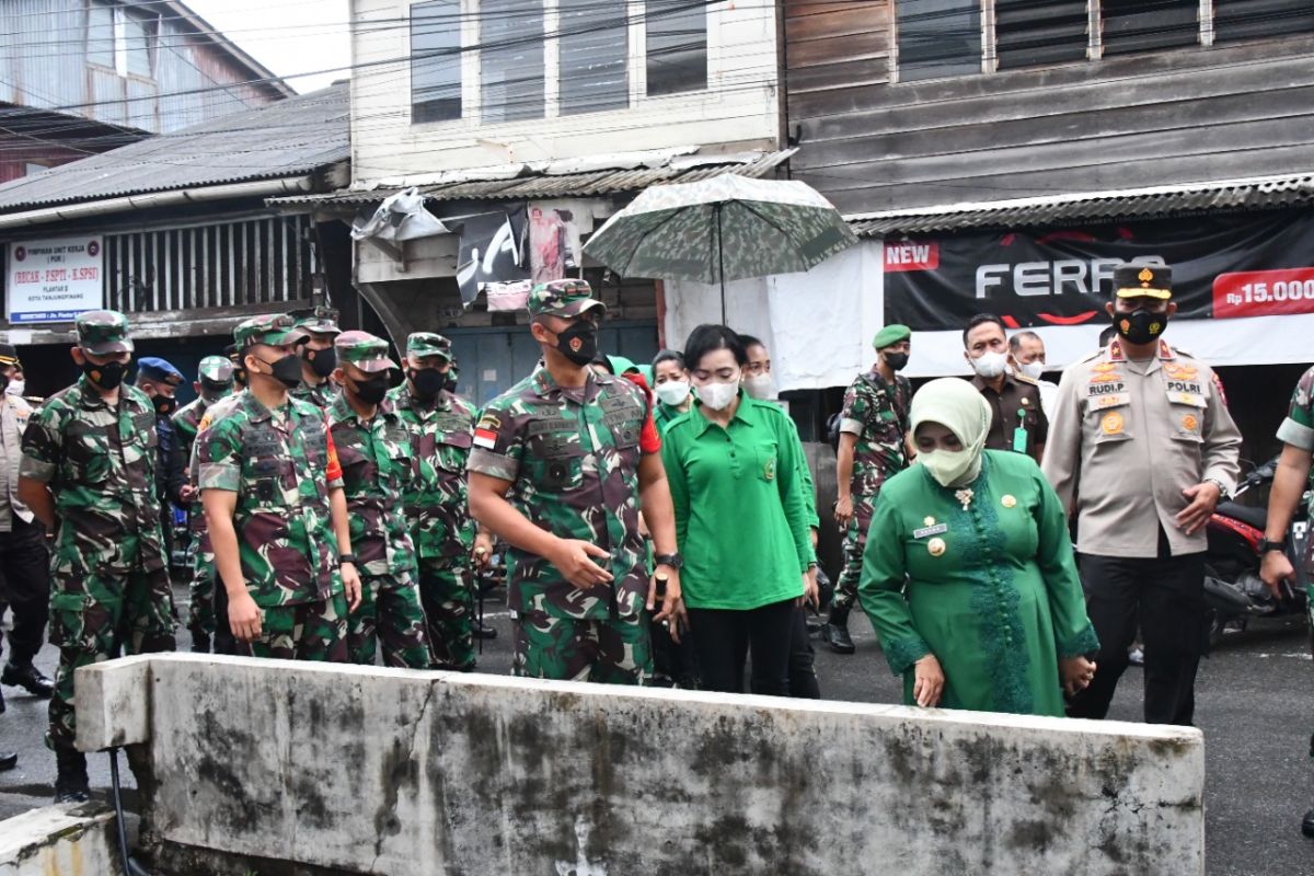 TMMD ke-113 di Kepri diawali bersih pantai objek wisata