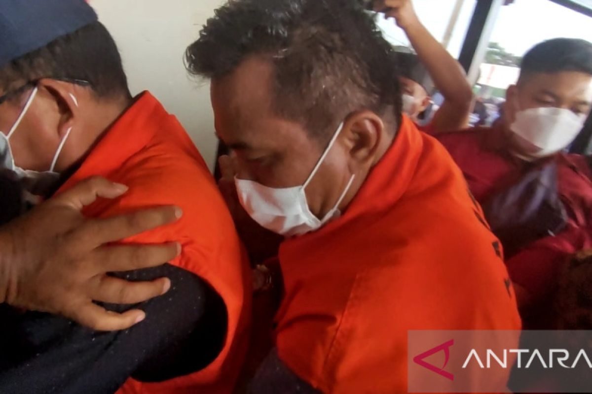 10 anggota DPRD Muara Enim nonaktif dituntut empat tahun penjara