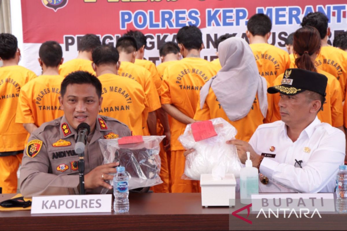 Diupah Rp70 juta, kurir sabu 1,5 kg asal Karimun ditangkap di Selatpanjang