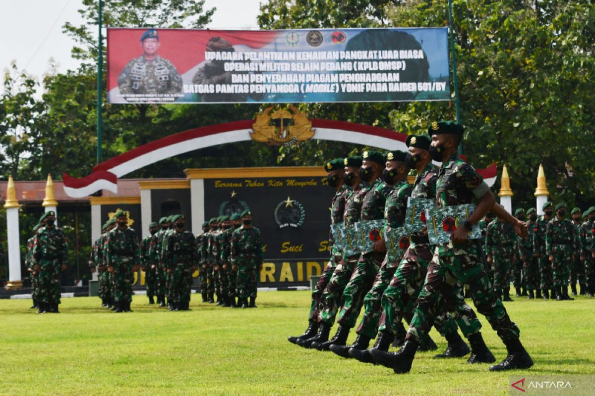 Kenaikan Pangkat Luar Biasa Prajurit TNI