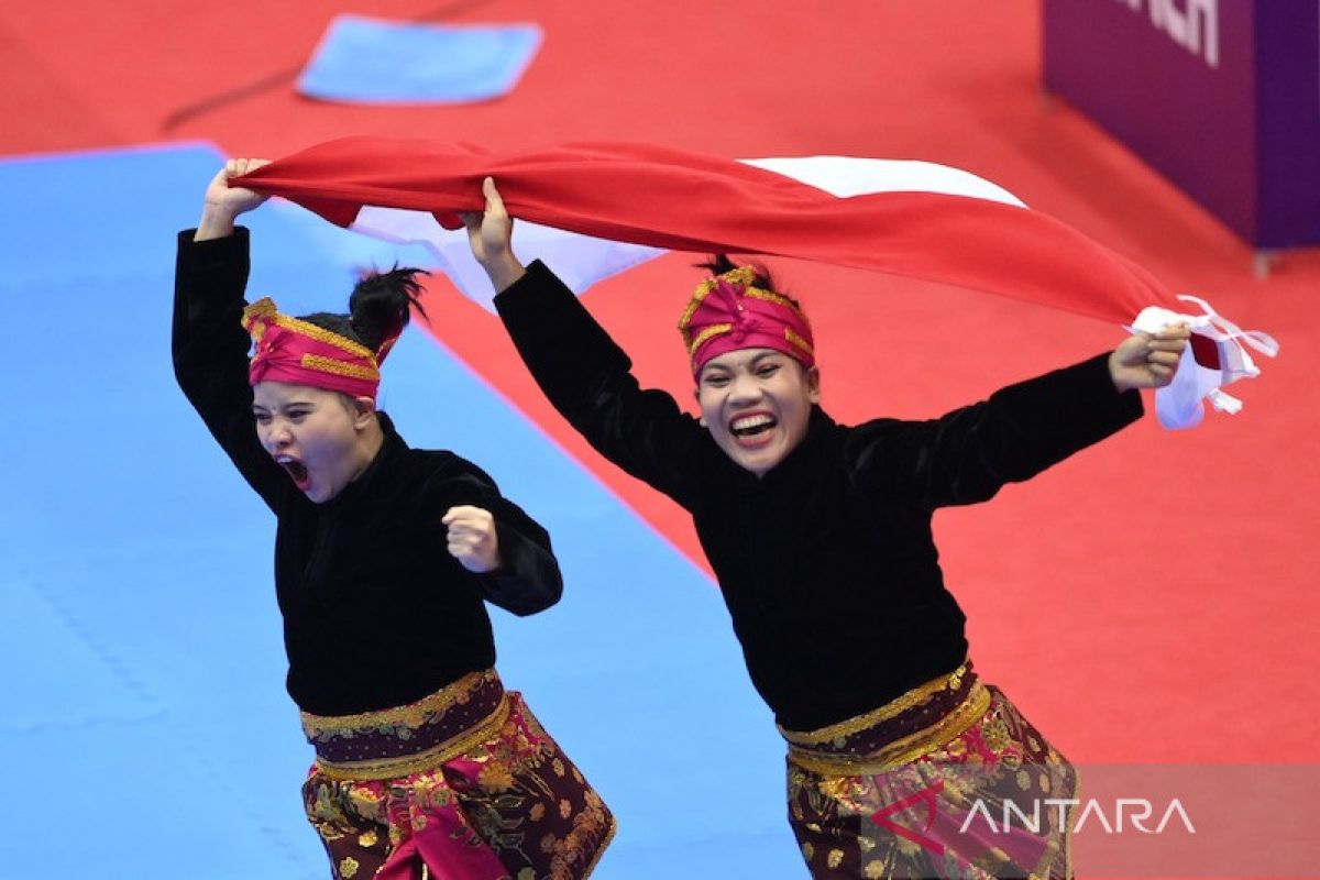 Menjaga tradisi jawara pencak silat