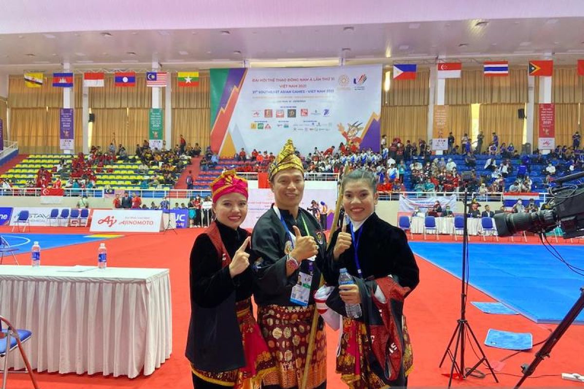 Pesilat putri Ririn/Riska sumbang emas pertama pencak silat SEA Games Vietnam