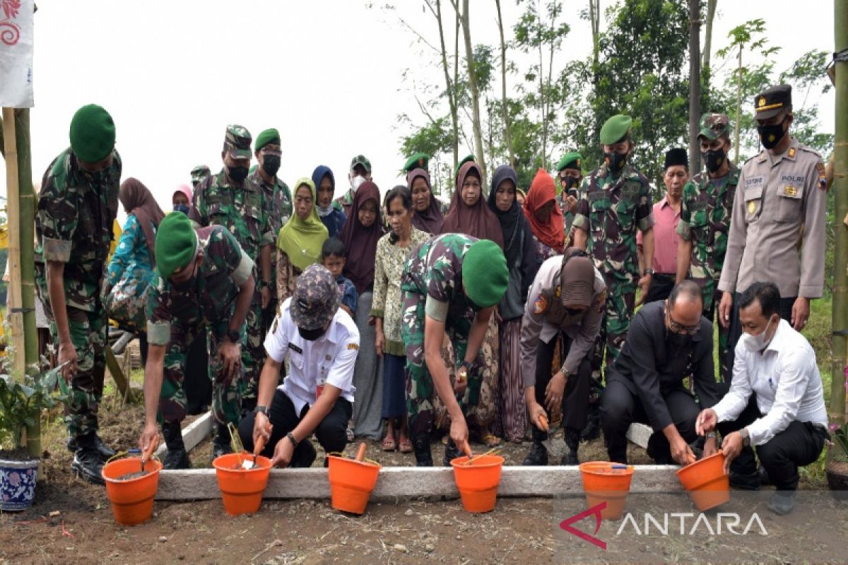 Program TMMD di Boyolali betonisasi jalan desa