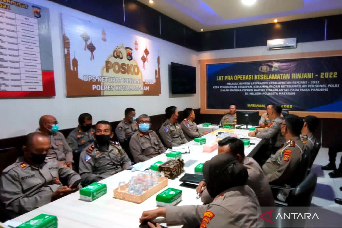 Polresta Mataram menggelar operasi disiplin berlalu lintas dengan prokes