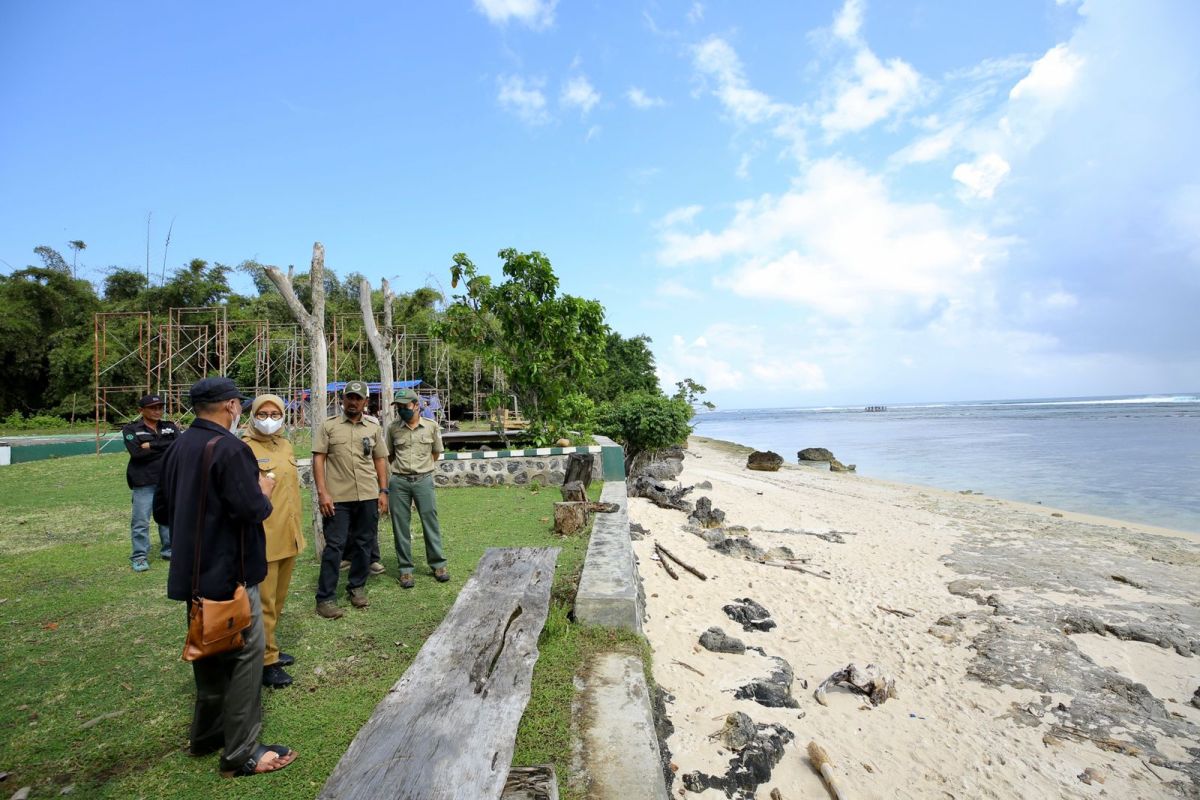 Persiapan Liga Selancar Dunia di Banyuwangi terus dikebut