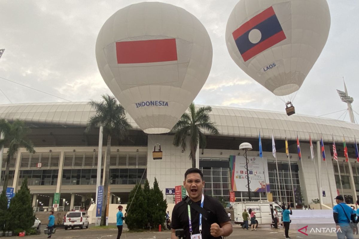 Pendukung timnas datang saksikan pembukaan SEA Games Vietnam