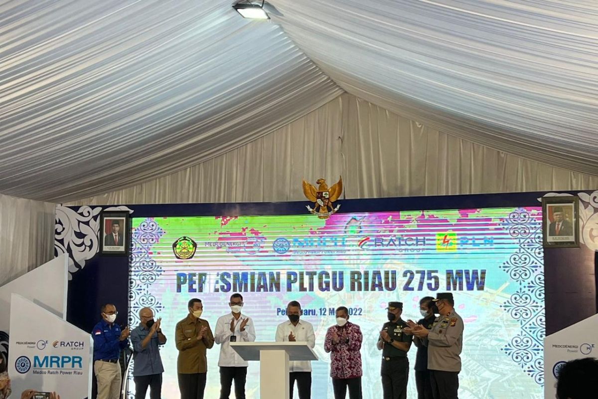 Minister inaugurates gas and steam power plant in Riau