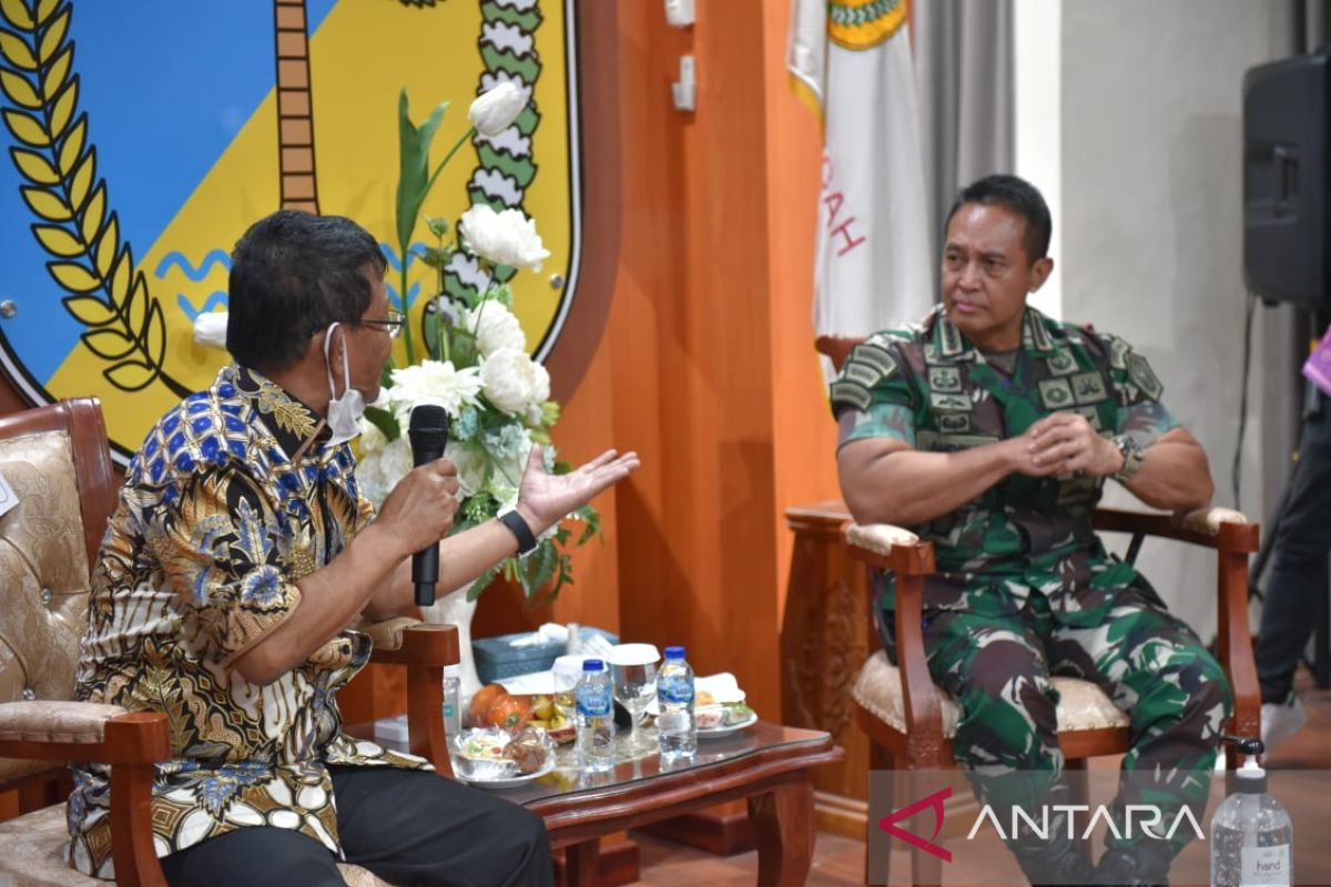Gubernur minta keterlibatan TNI-Polri  tingkatkan ekonomi Sulteng