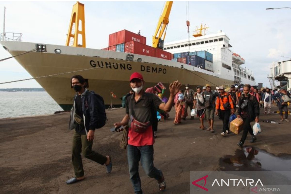 Arus penumpang kapal Lebaran di Tanjung Perak meningkat 306 persen