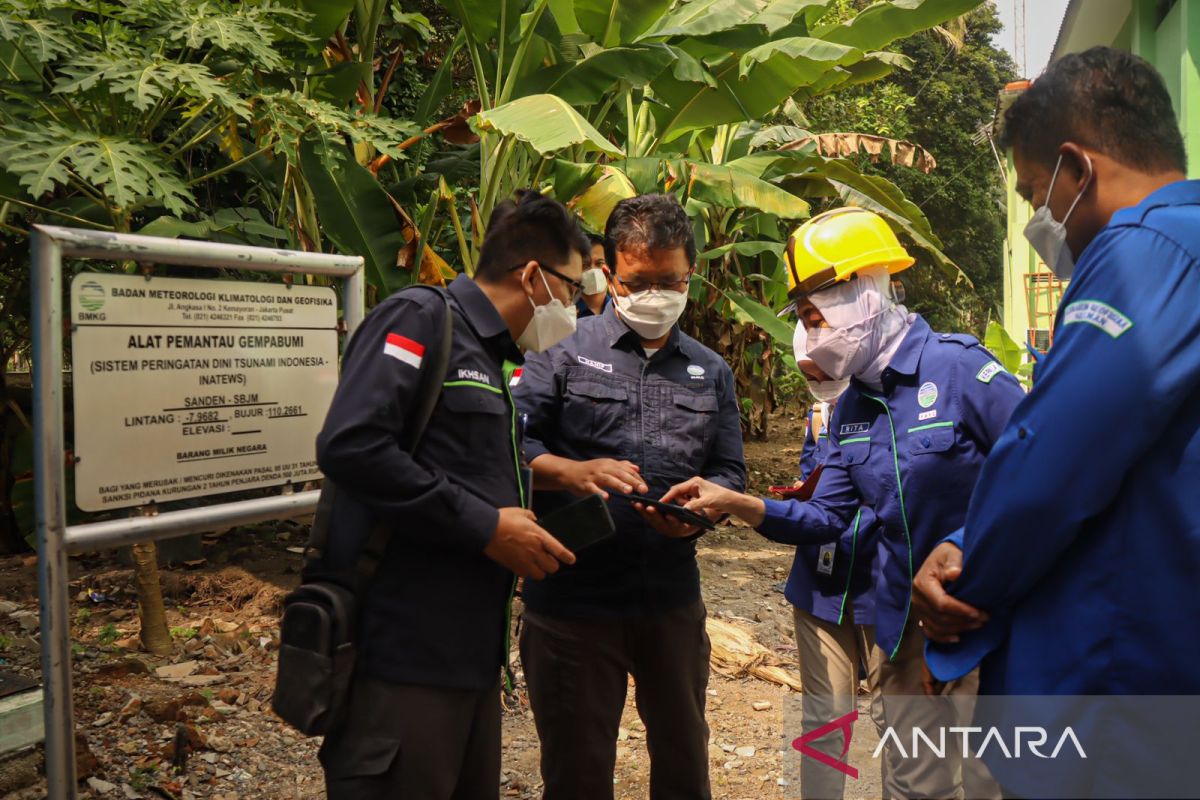 BMKG checks quake, tsunami warning instruments