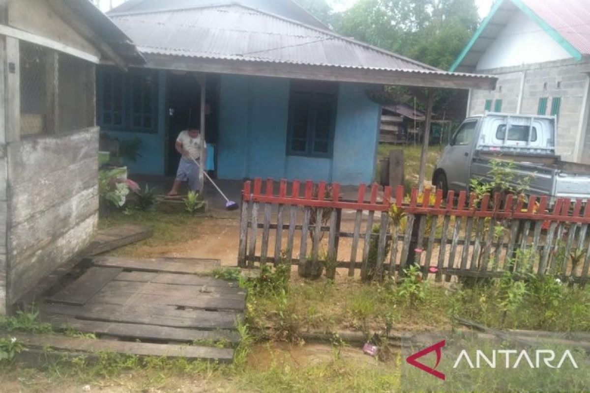 Banjir landa Kabupaten Poso akibat luapan air sungai usai diguyur hujan deras