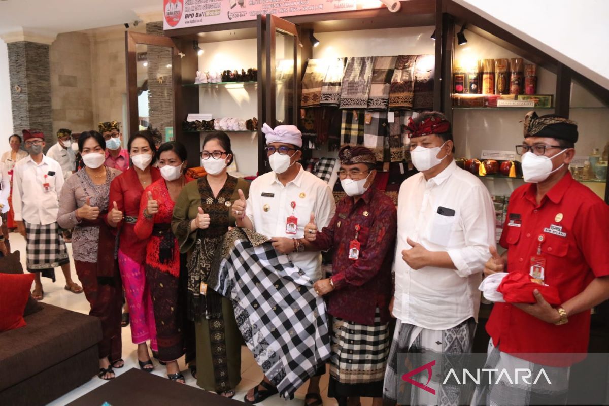 Dekranasda luncurkan Pojok IKM di Kantor Bupati Tabanan