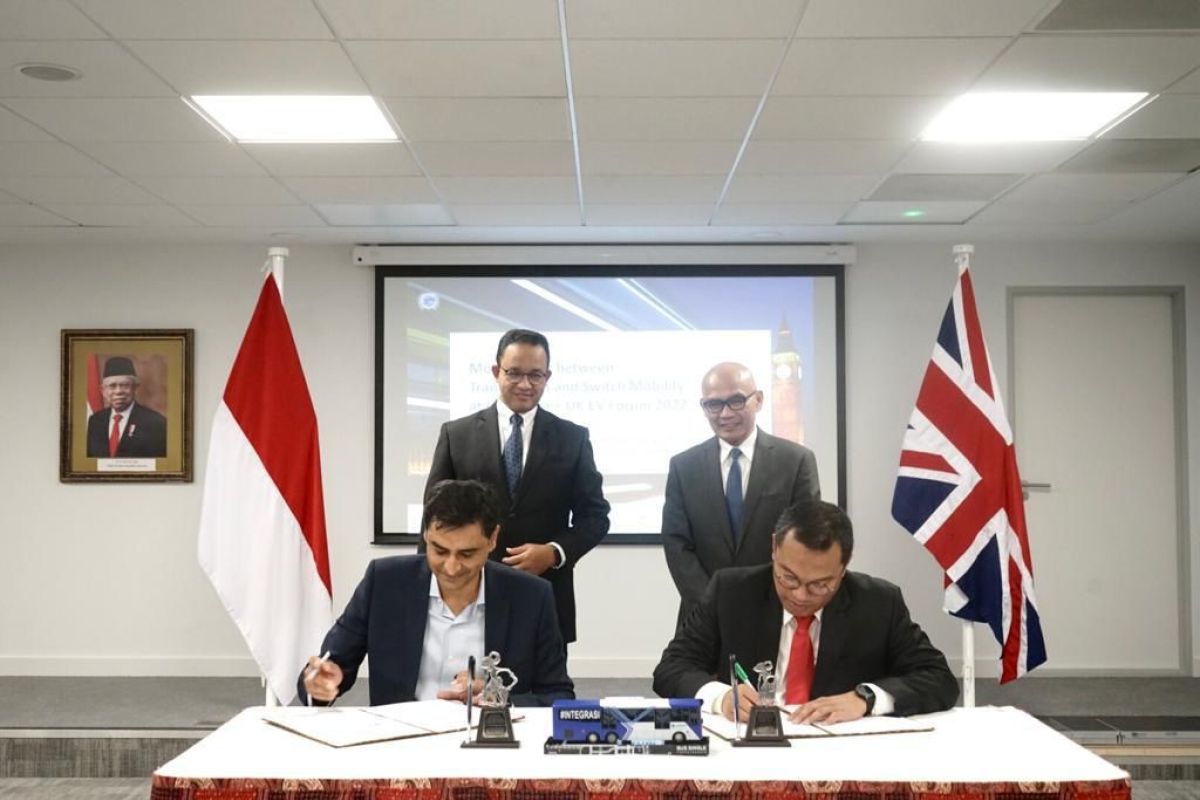 TransJakarta cooperates with British company to provide electric buses