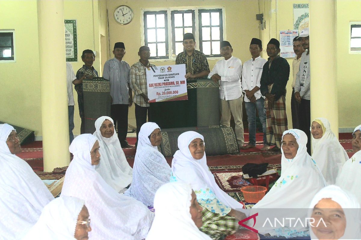 Legislator DPR RI ganti "Lapiak Surau" di Kabupaten Agam untuk maksimalkan ibadah